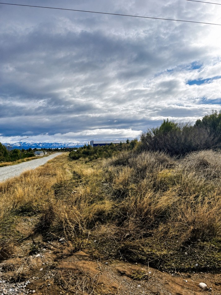 Lote amplio en alquiler con ubicacion estrategica en esquina de Avenida Esandi y ruta Circunvalacion Bariloche