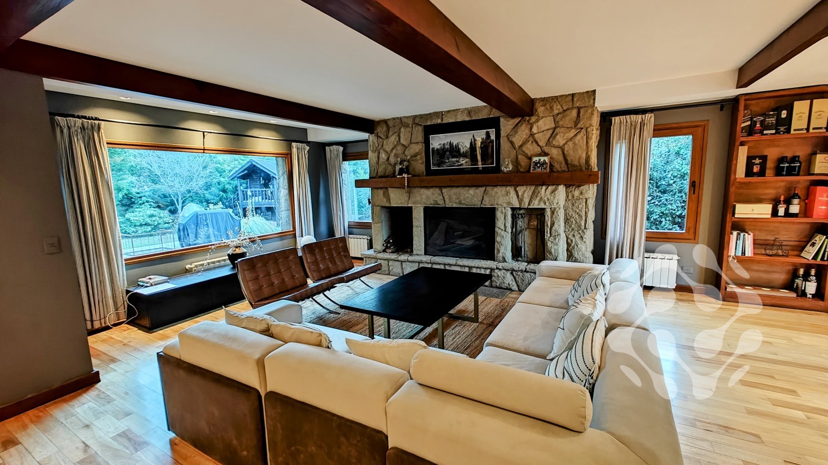 Casa de lujo, con diseño que combina calidez y elegancia