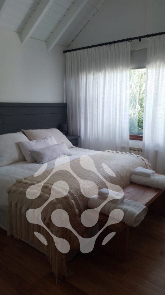 Casa de lujo, con diseño que combina calidez y elegancia