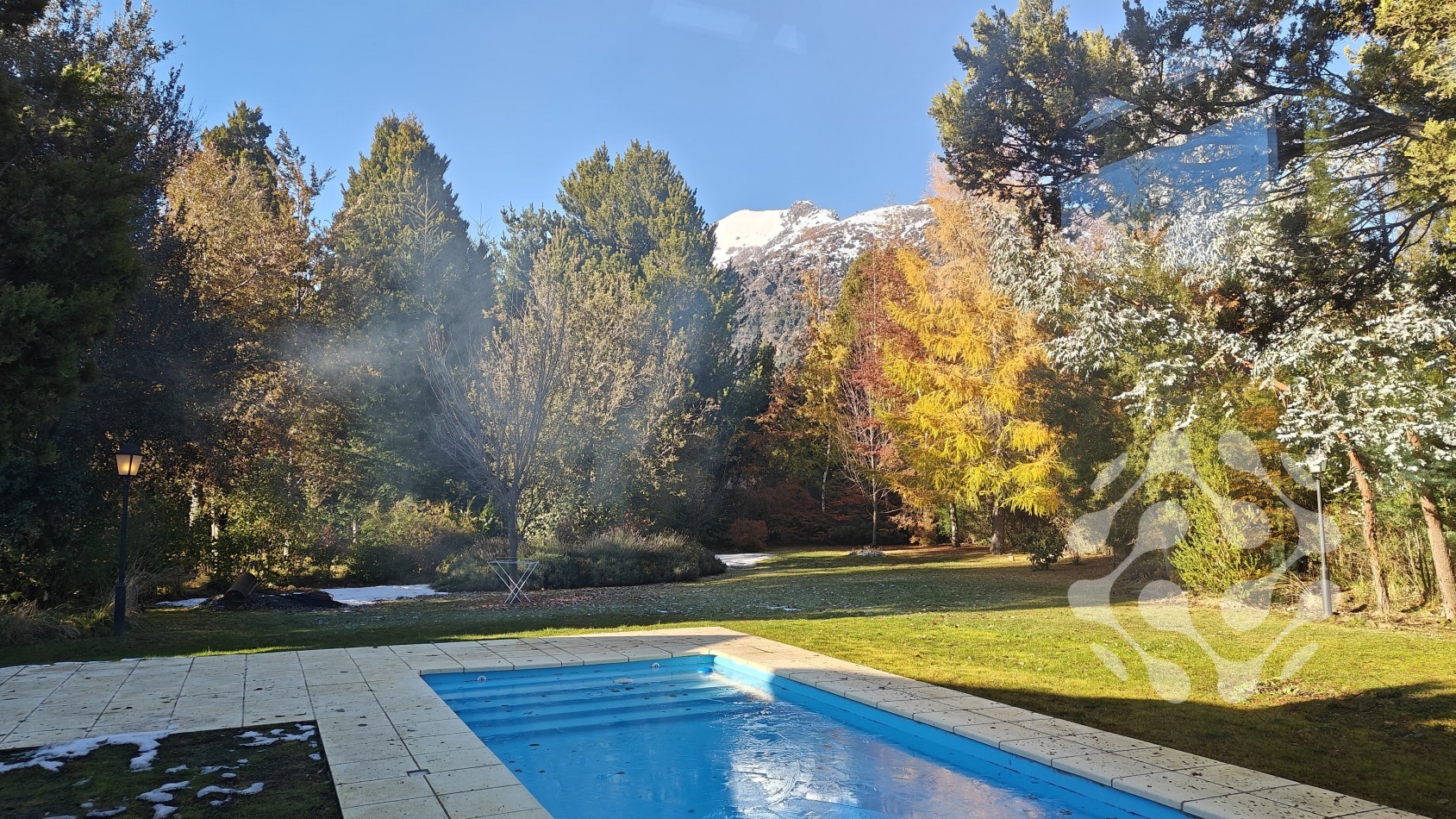 Casa de lujo, con diseño que combina calidez y elegancia