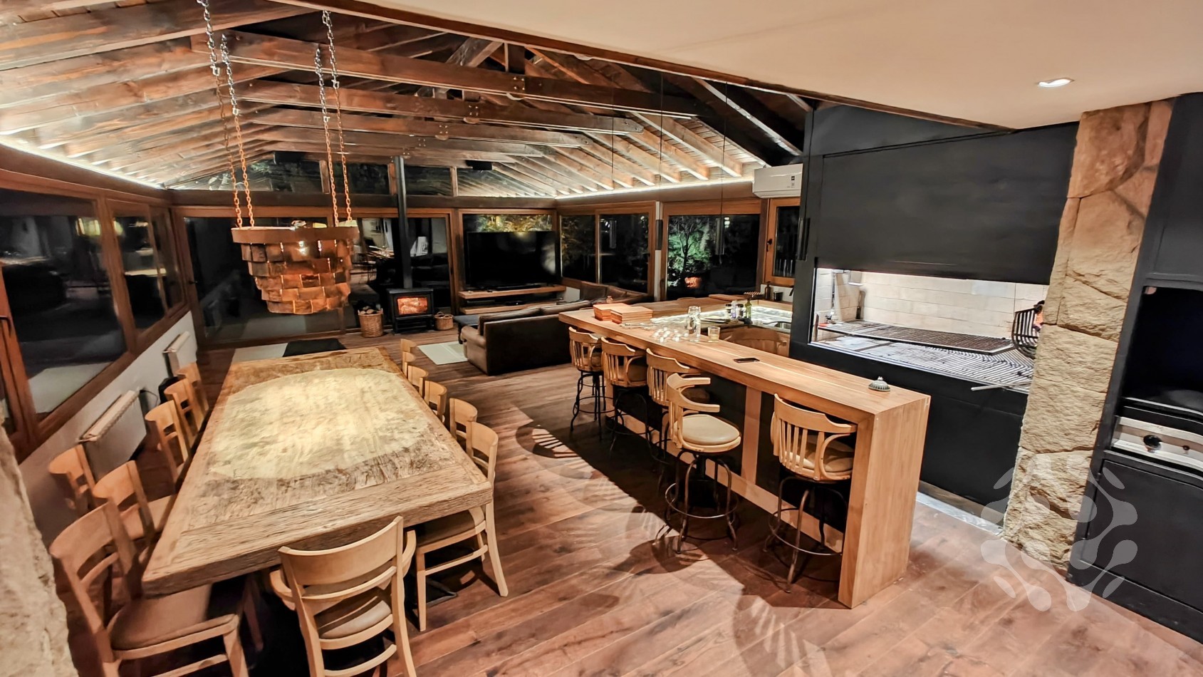 Casa de lujo, con diseño que combina calidez y elegancia