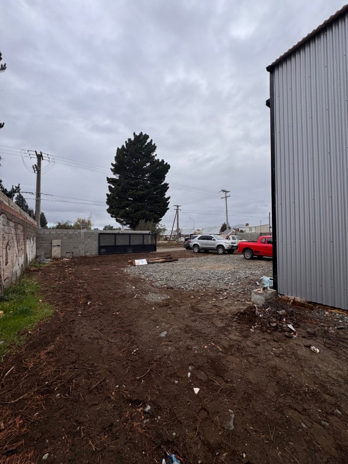 Deposito amplio galpon en alquiler en Bariloche —
