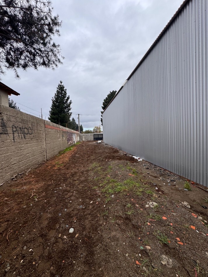 Deposito amplio galpon en alquiler en Bariloche —