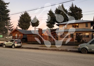 Lote amplio con departamento y oficinas para desarrollo